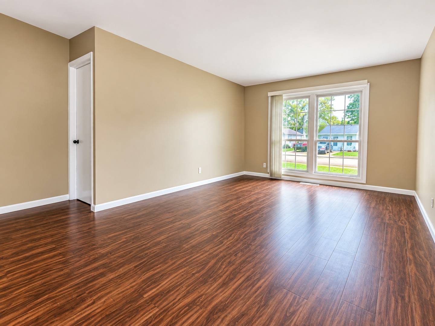 147 Birch ST, Carpentersville, IL 60110