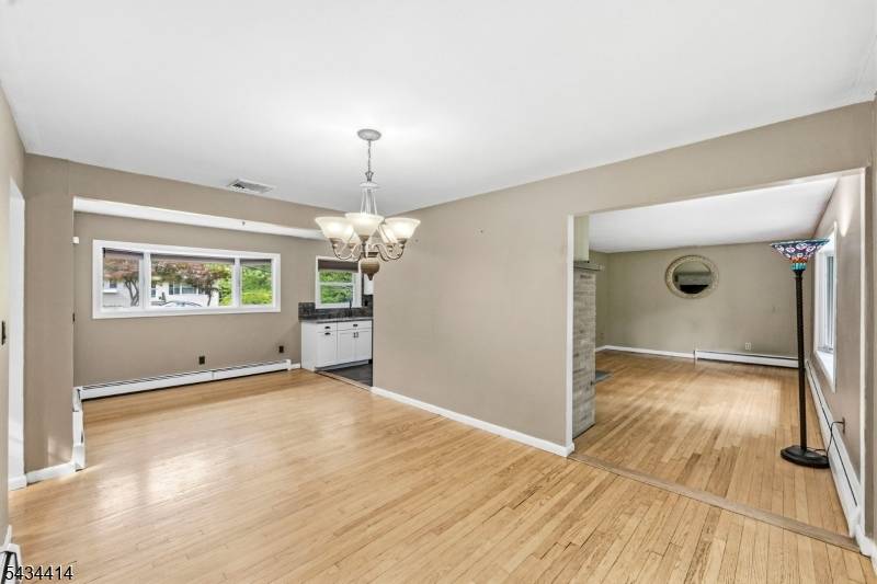 128 Upper High Crest Dr, West Milford Twp., NJ 07480