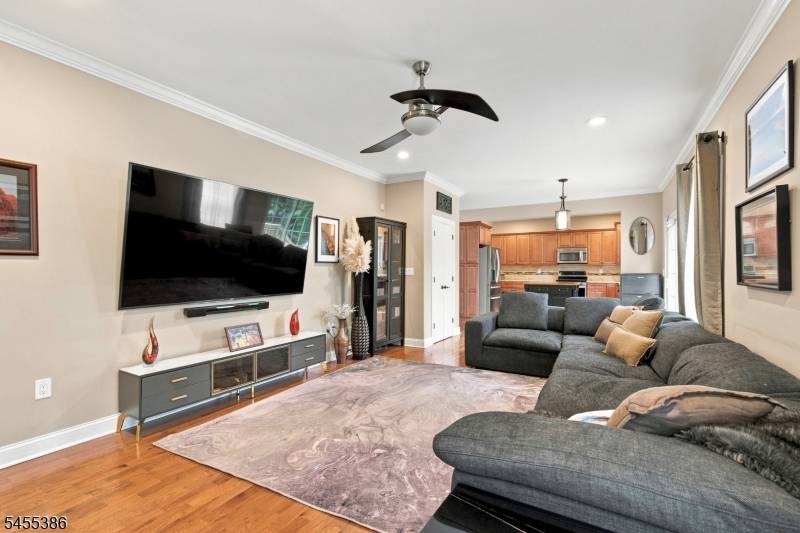 18 Kendall Rd, East Brunswick Twp., NJ 08816