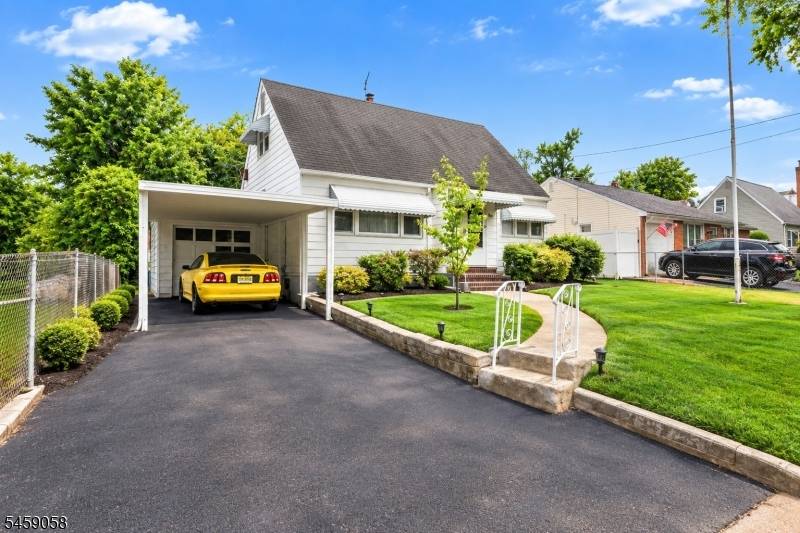 895 Apgar Ter, Rahway City, NJ 07065