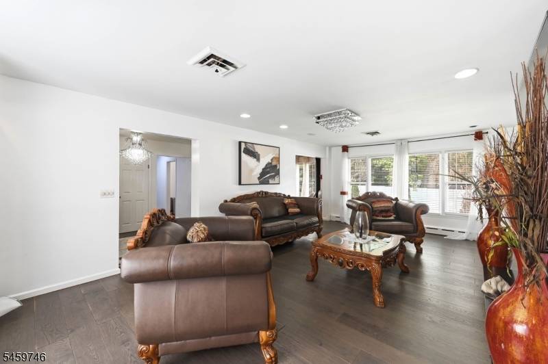 314 Judges Ln, North Plainfield Boro, NJ 07063