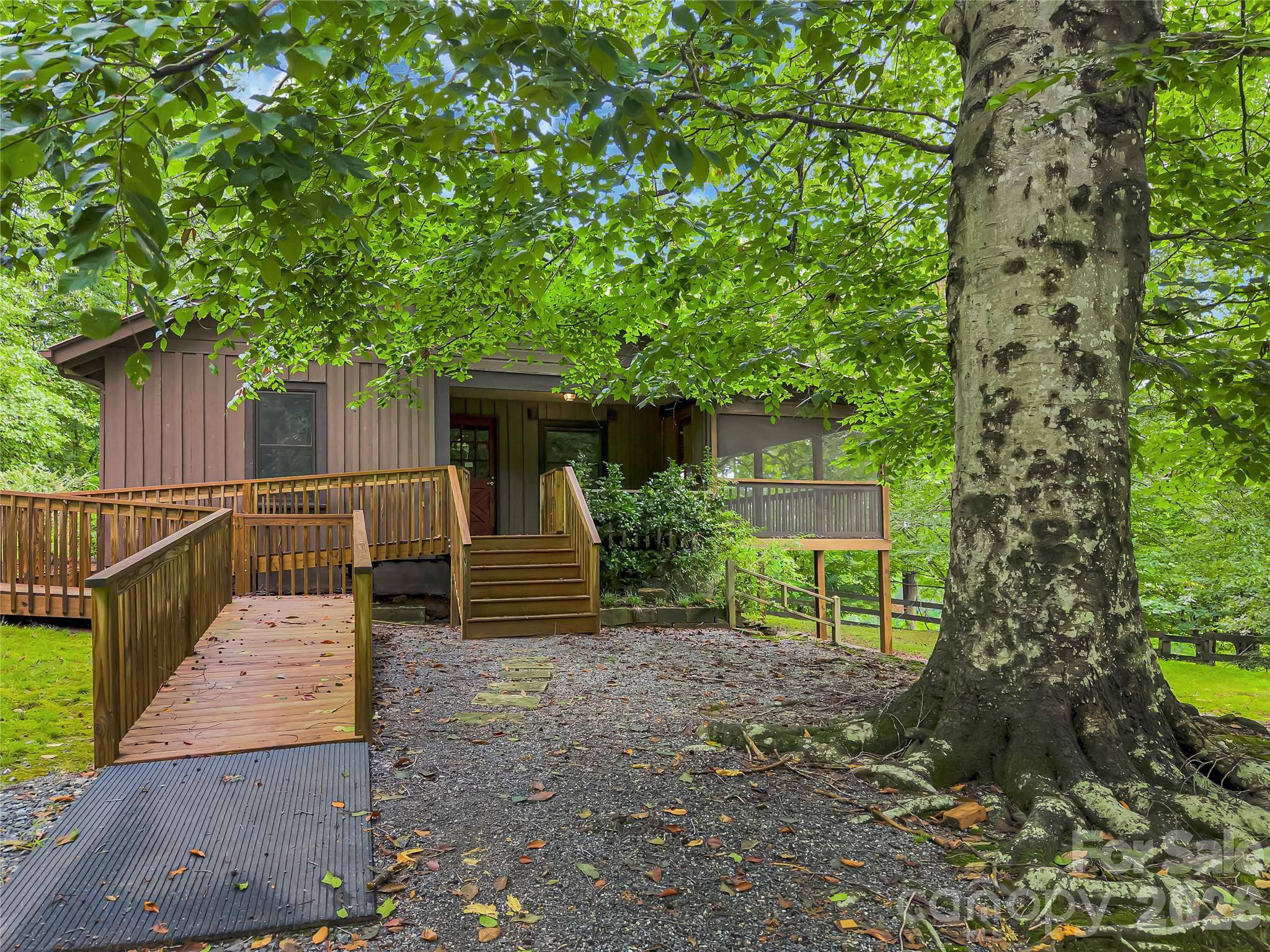 989 Fox Mountain RD, Columbus, NC 28722