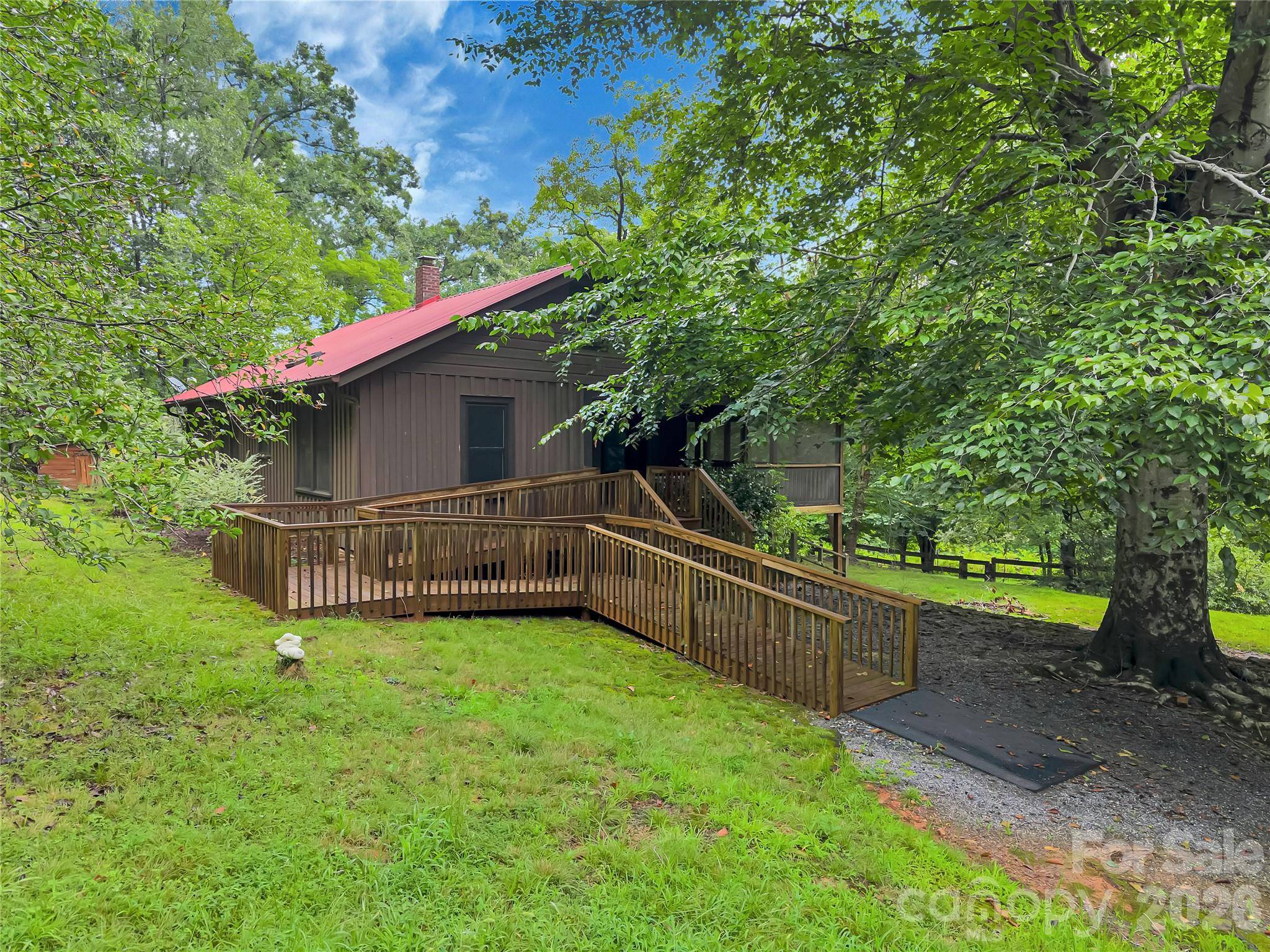 989 Fox Mountain RD, Columbus, NC 28722