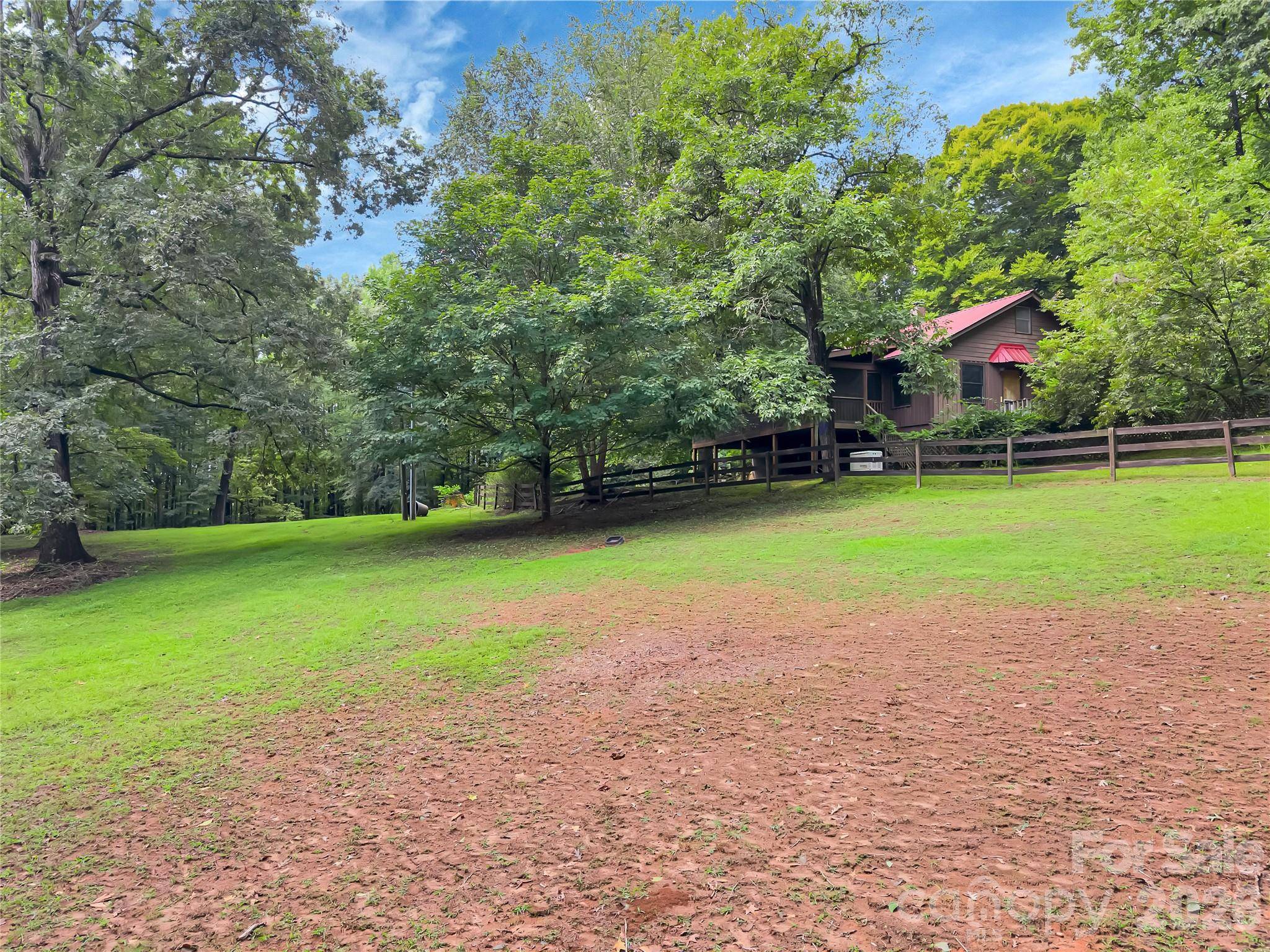 989 Fox Mountain RD, Columbus, NC 28722