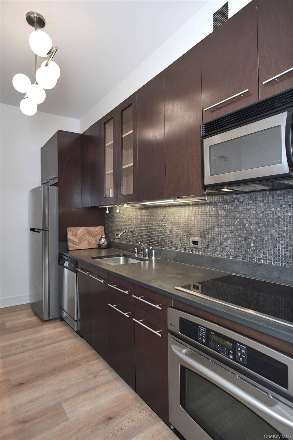 25 Leroy PL #415, New Rochelle, NY 10805