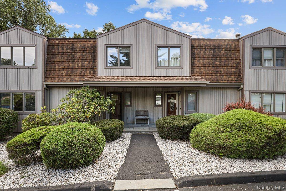 5 Meadowlark CIR, Peekskill, NY 10566