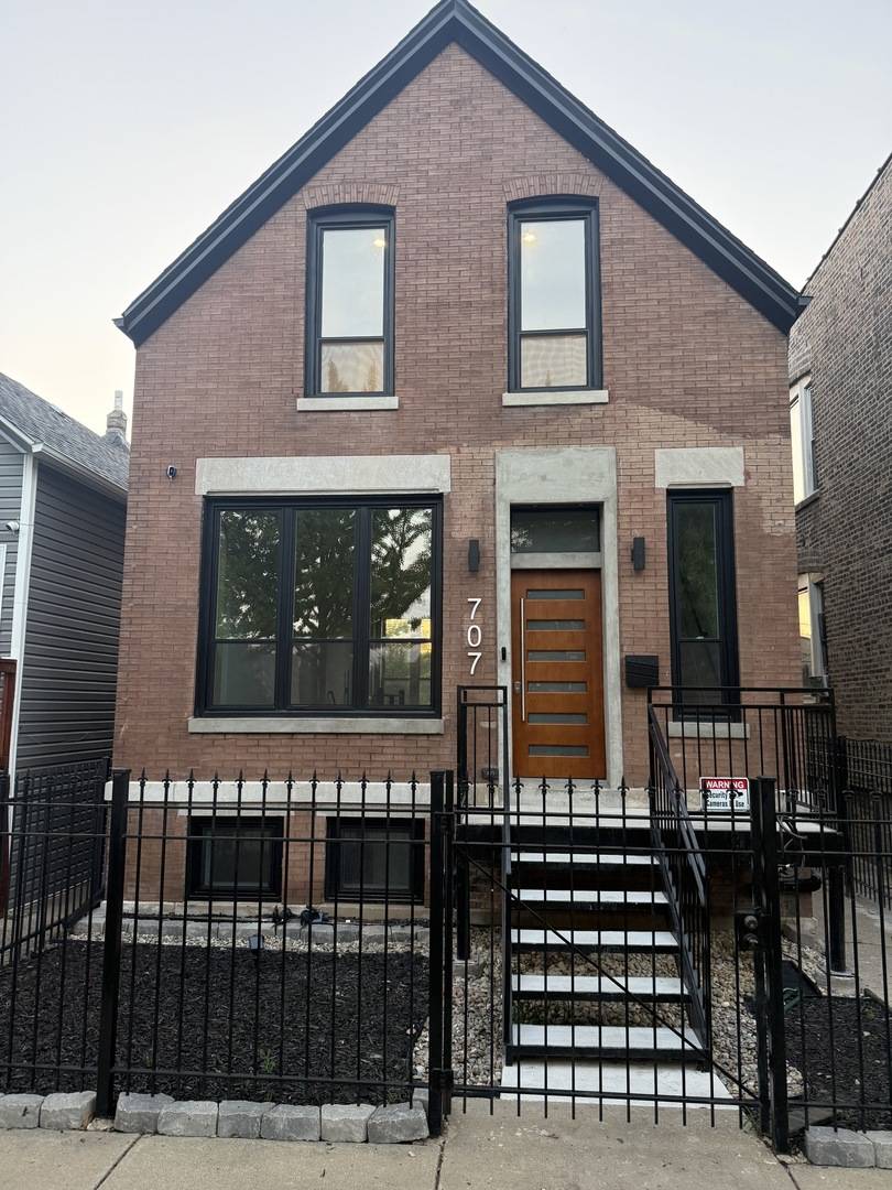 707 S Tripp AVE, Chicago, IL 60624