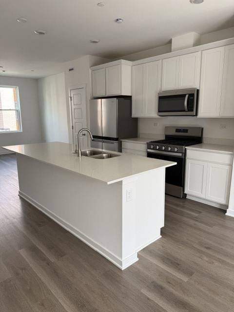 2226 Lakeshore DR #2226, Schaumburg, IL 60173