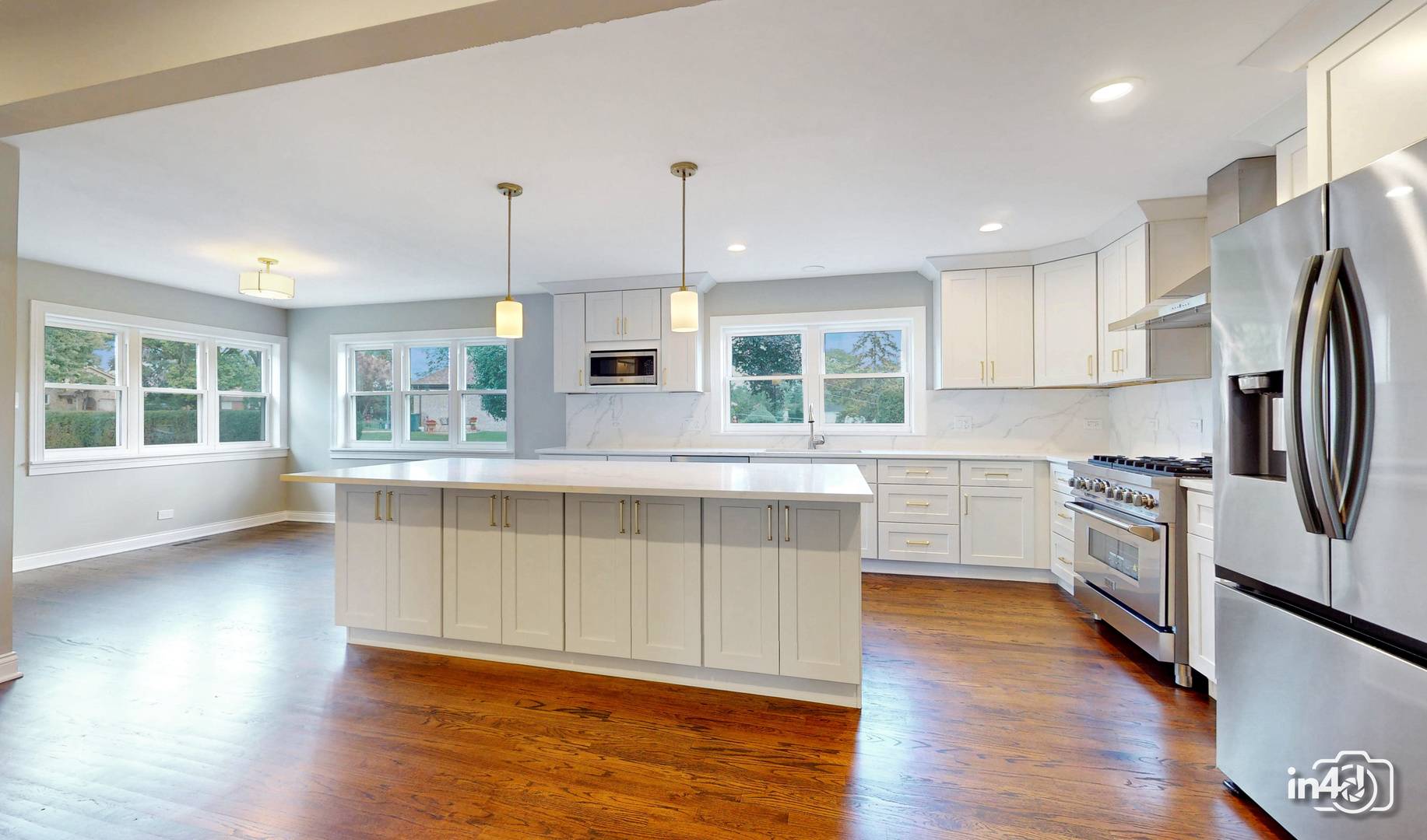 124 E Monterey AVE, Schaumburg, IL 60193