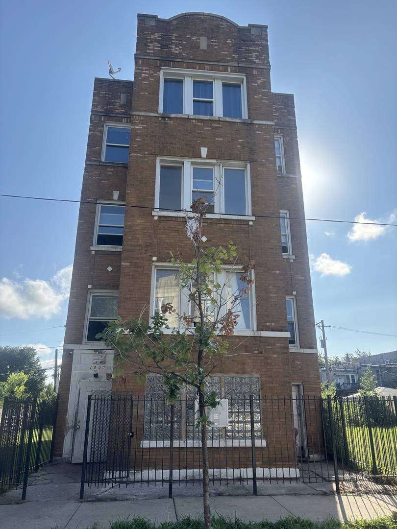 1307 S Lawndale AVE, Chicago, IL 60623