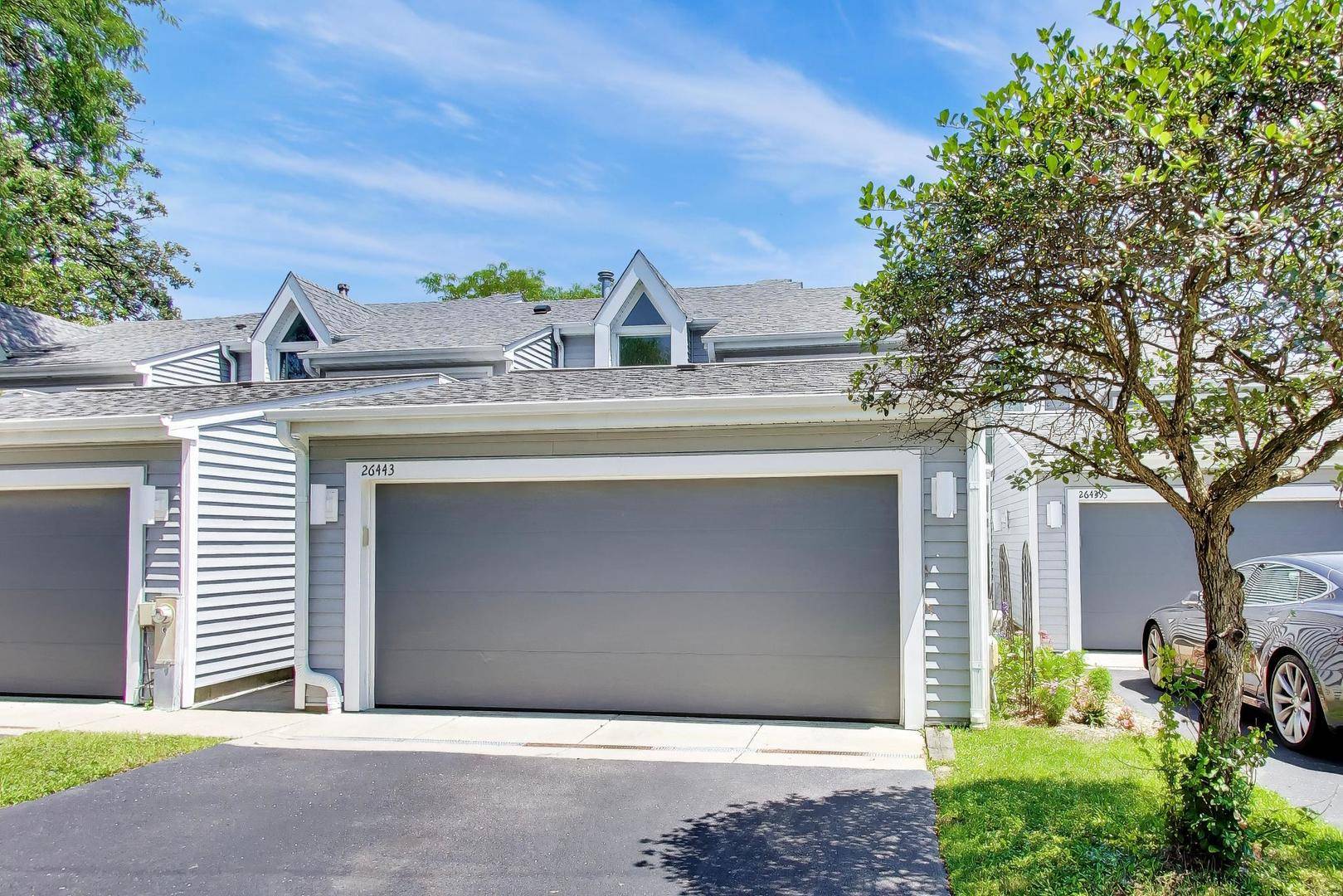 26443 N Ridge CT, Mundelein, IL 60060