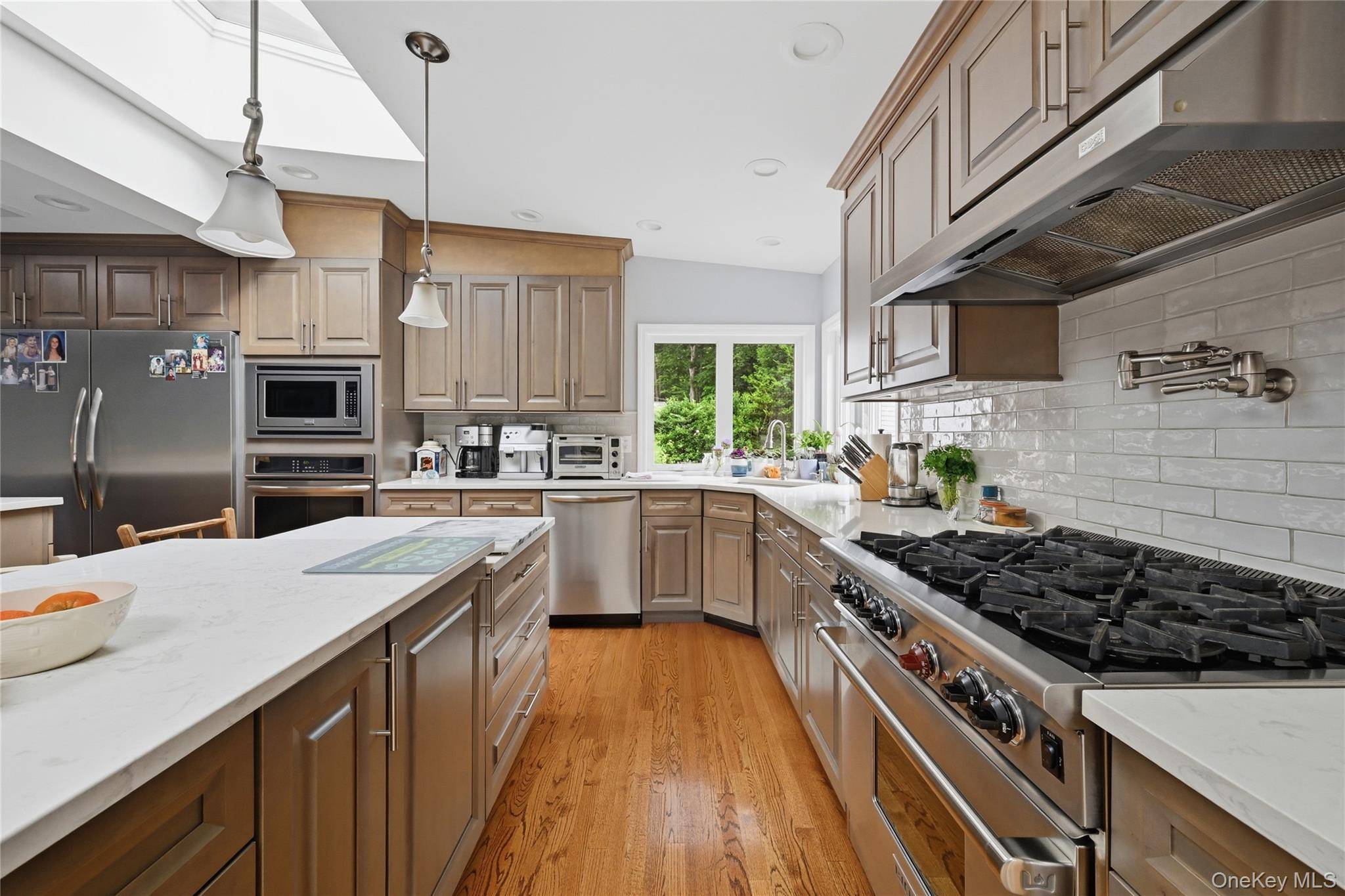 330 Lakeview ST, Mahopac, NY 10541