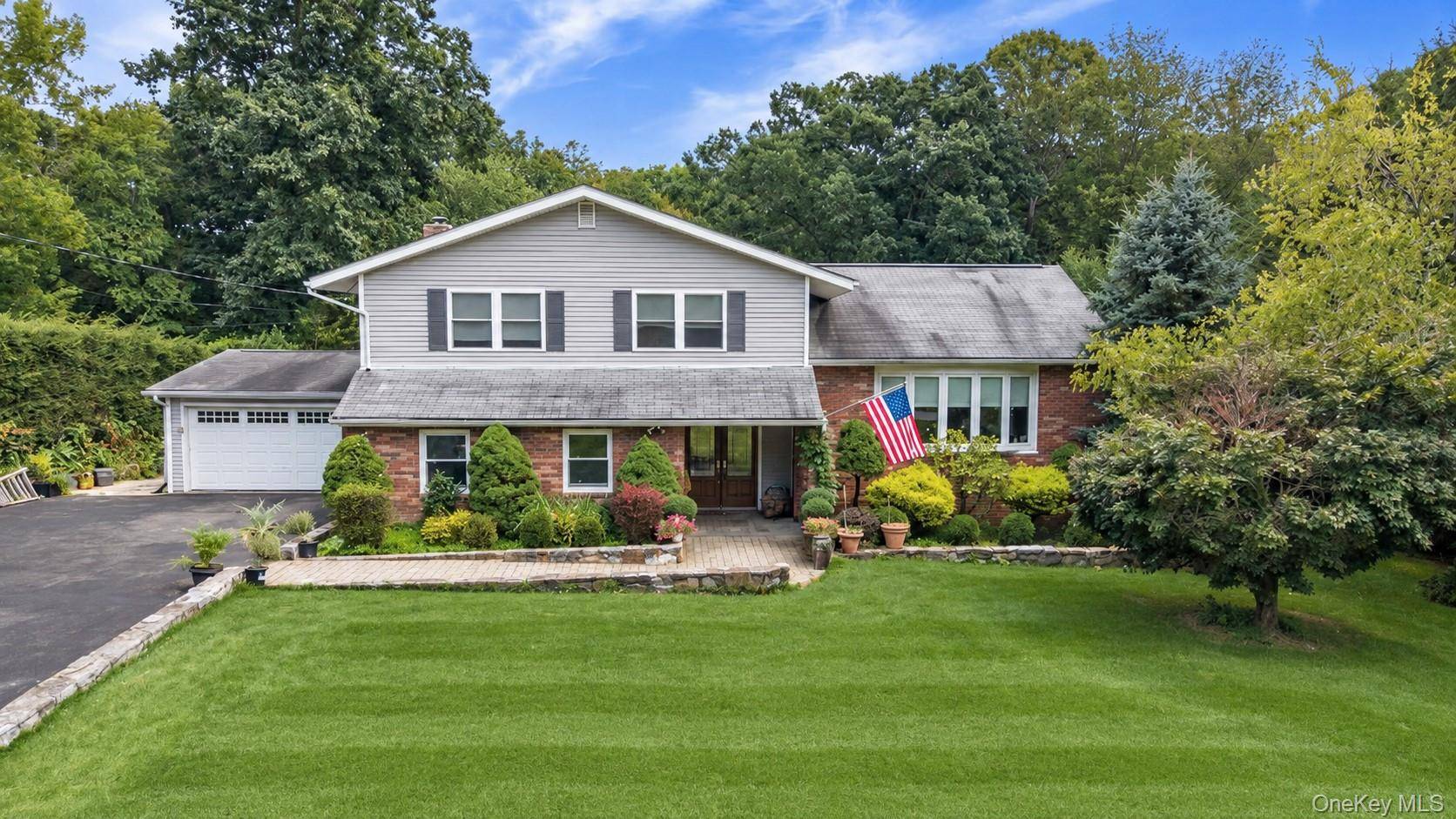 330 Lakeview ST, Mahopac, NY 10541