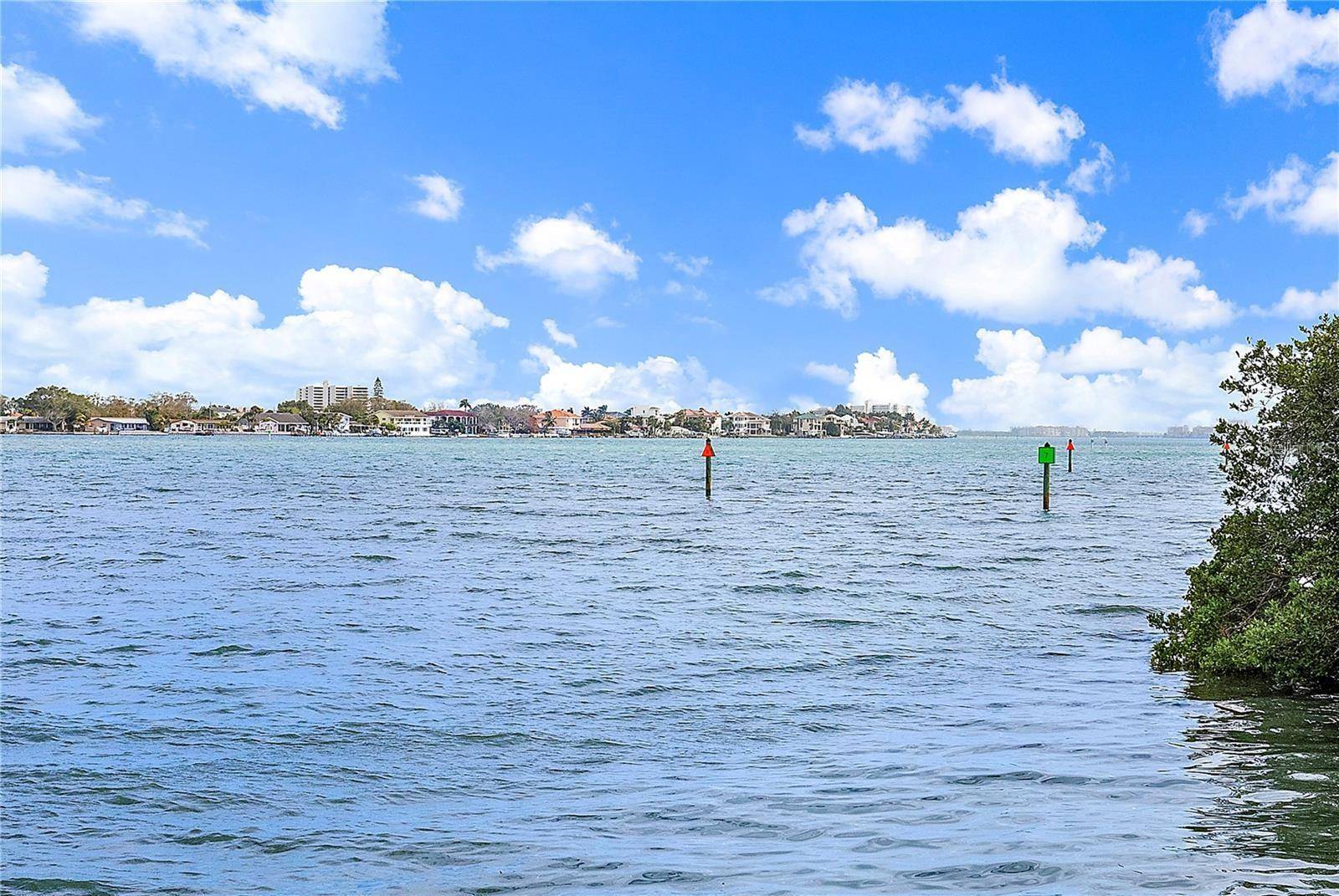 1859 SHORE DR S #309, South Pasadena, FL 33707