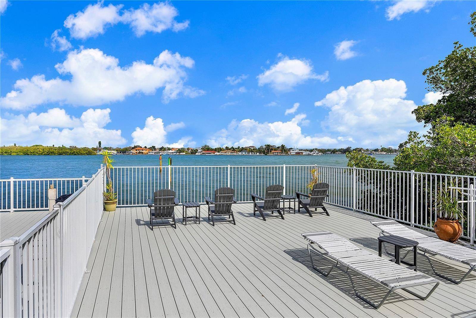 1859 SHORE DR S #309, South Pasadena, FL 33707