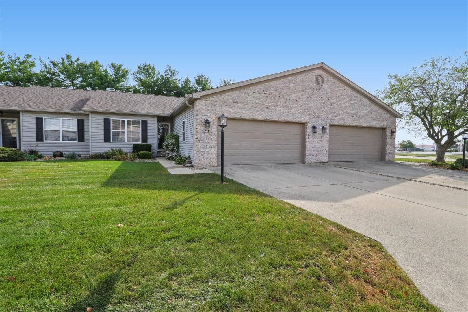512 Stonecrest DR #512, Savoy, IL 61874