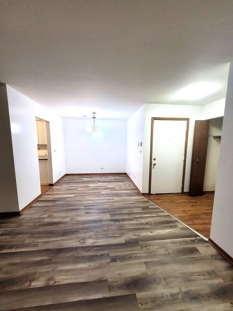 9303 Montgomery DR #154, Orland Park, IL 60462
