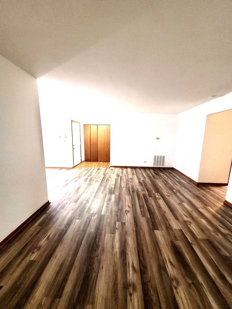 9303 Montgomery DR #154, Orland Park, IL 60462