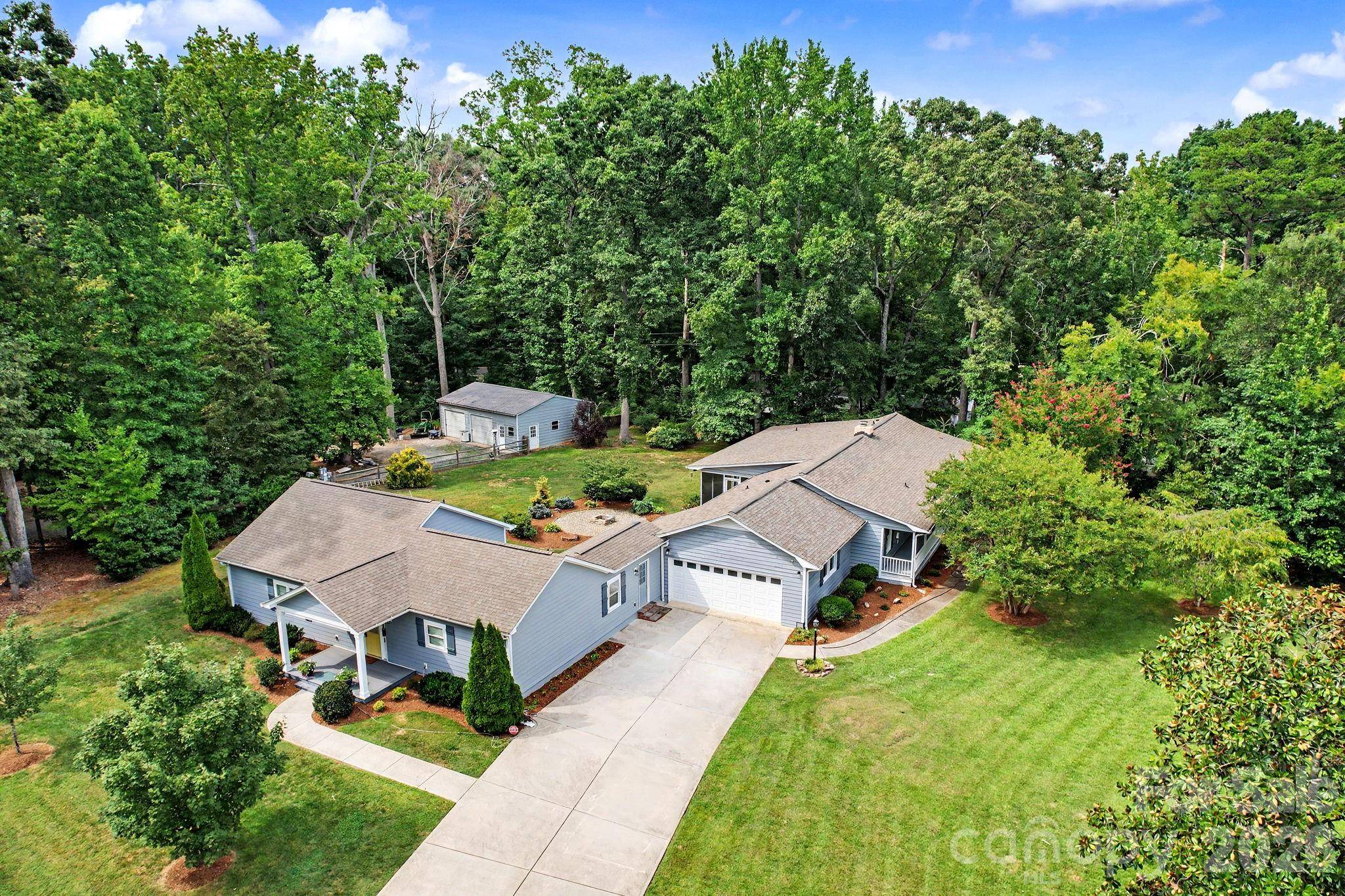3201 Fairforest DR, Matthews, NC 28104