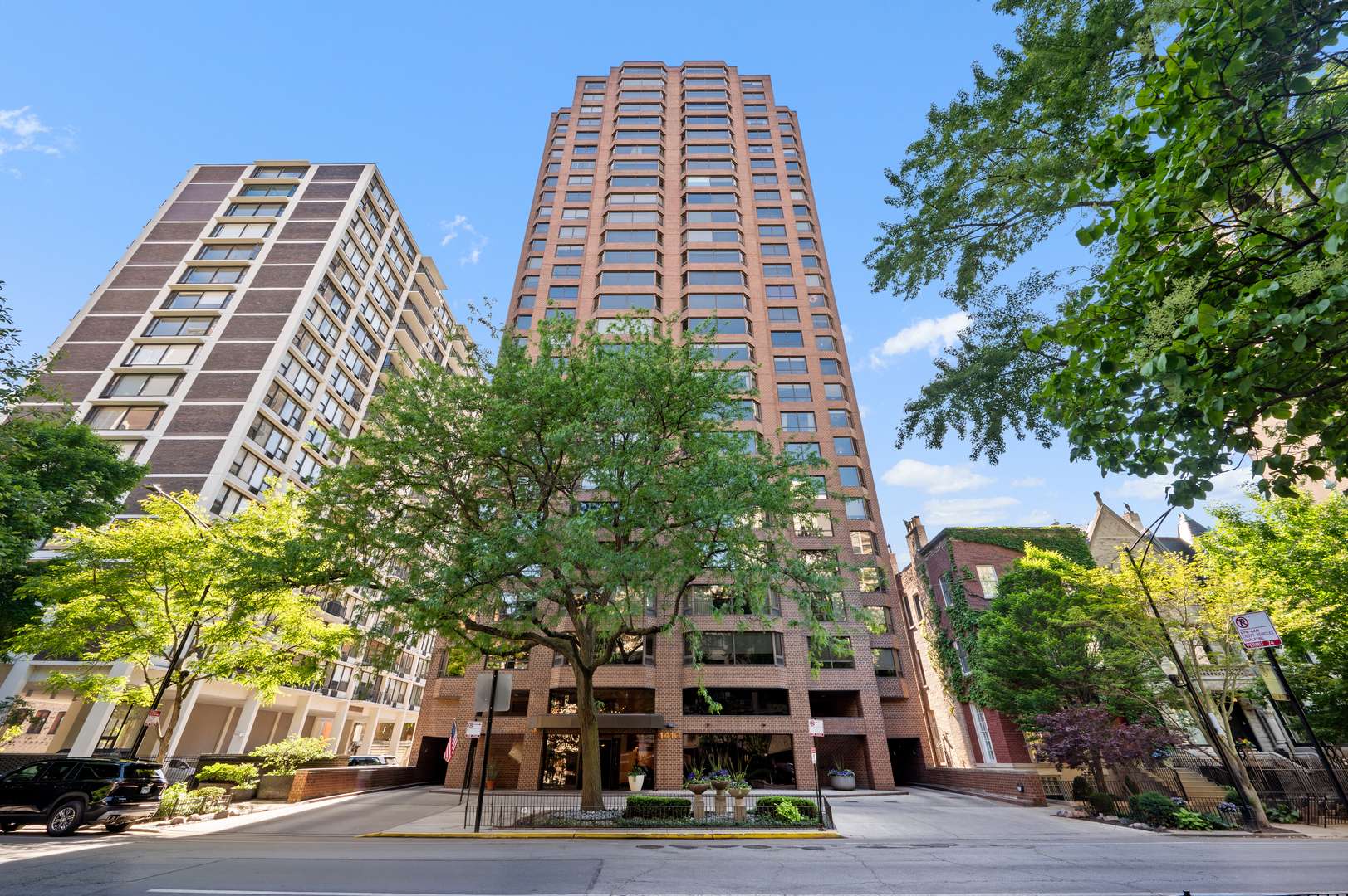1410 N State Pkwy #27B, Chicago, IL 60610