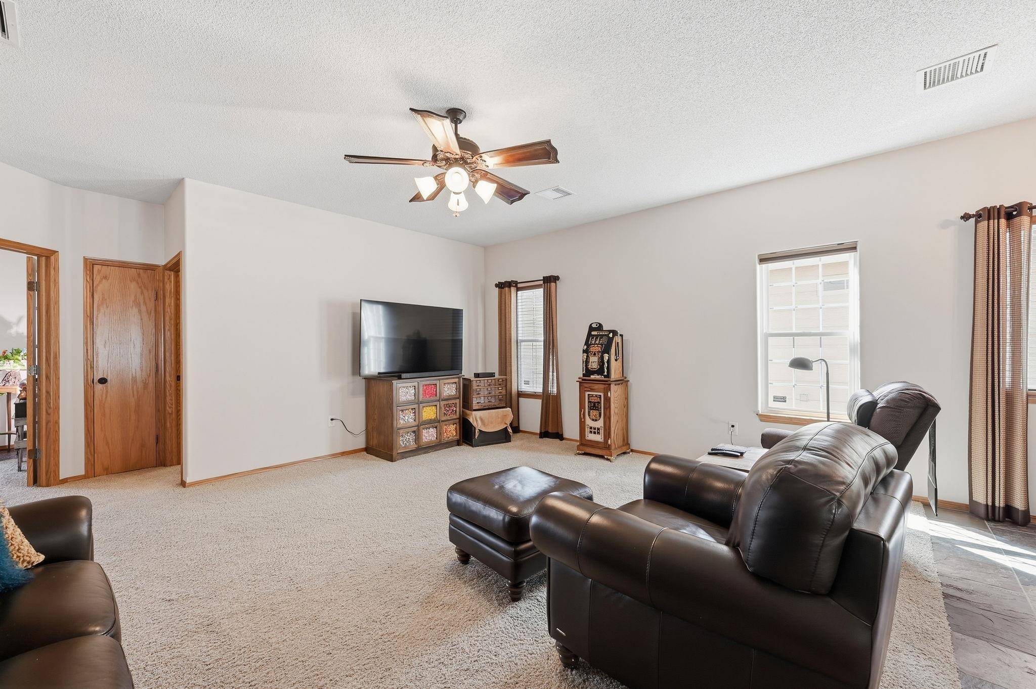 318 S Nineiron, Wichita, KS 67235
