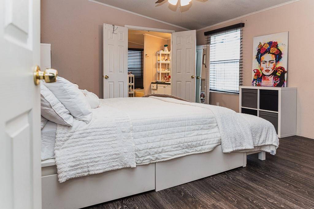 1185 Fm 812, Cedar Creek, TX 78612