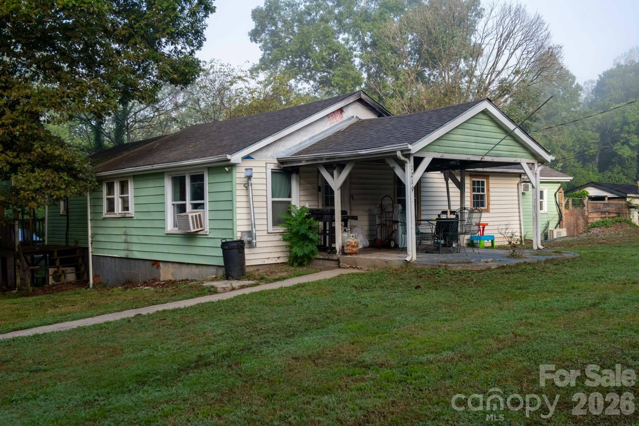 1219 Peak PL NW, Lenoir, NC 28645