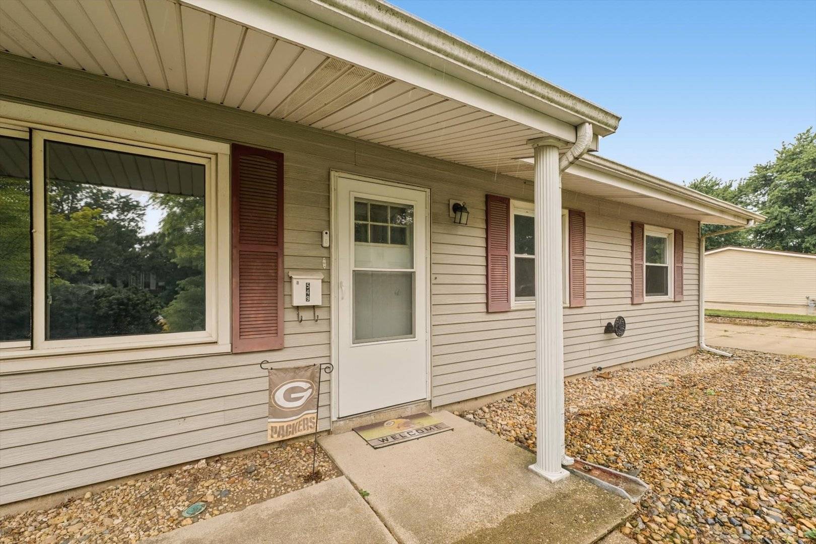 549 S Hinkley ST, Bement, IL 61813
