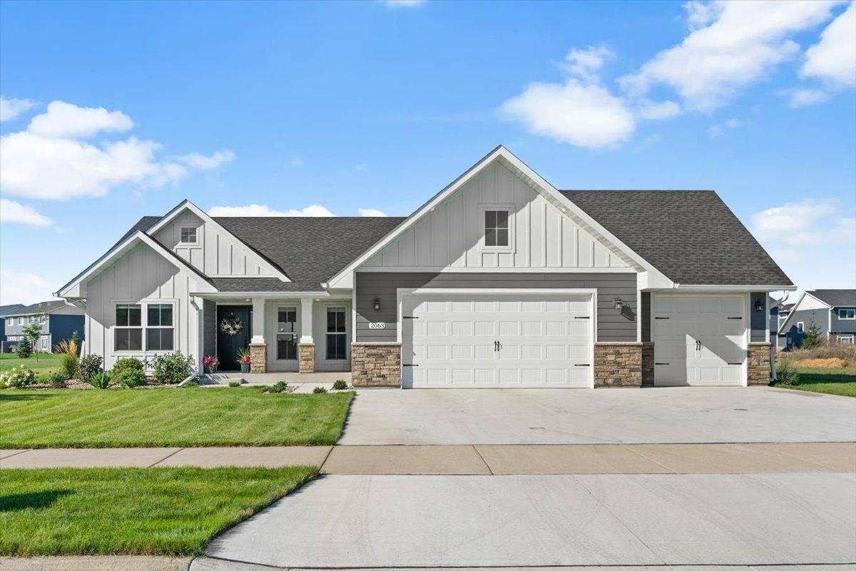 2063 Sandstone LOOP N, Sartell, MN 56377