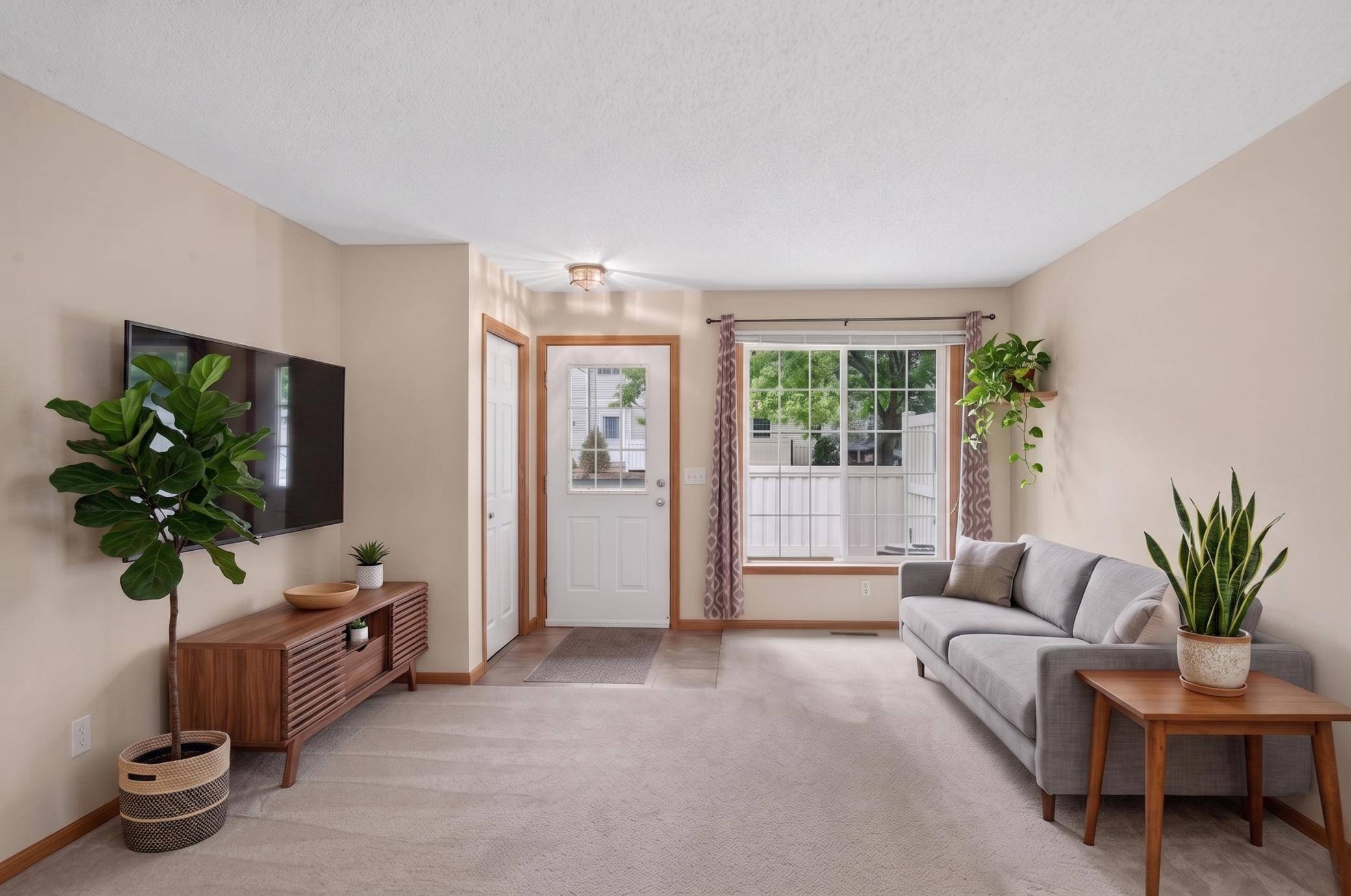 2407 Harvest WAY, Chanhassen, MN 55317