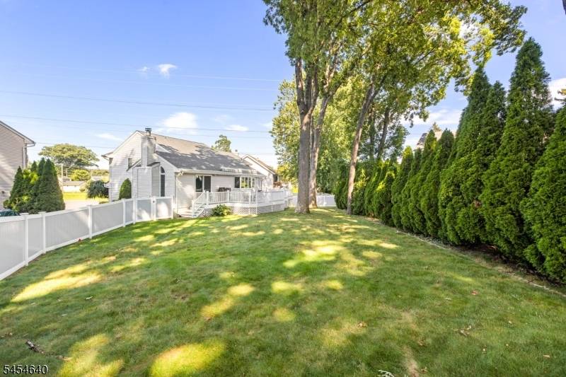 23 Zeim Dr, Clifton City, NJ 07012