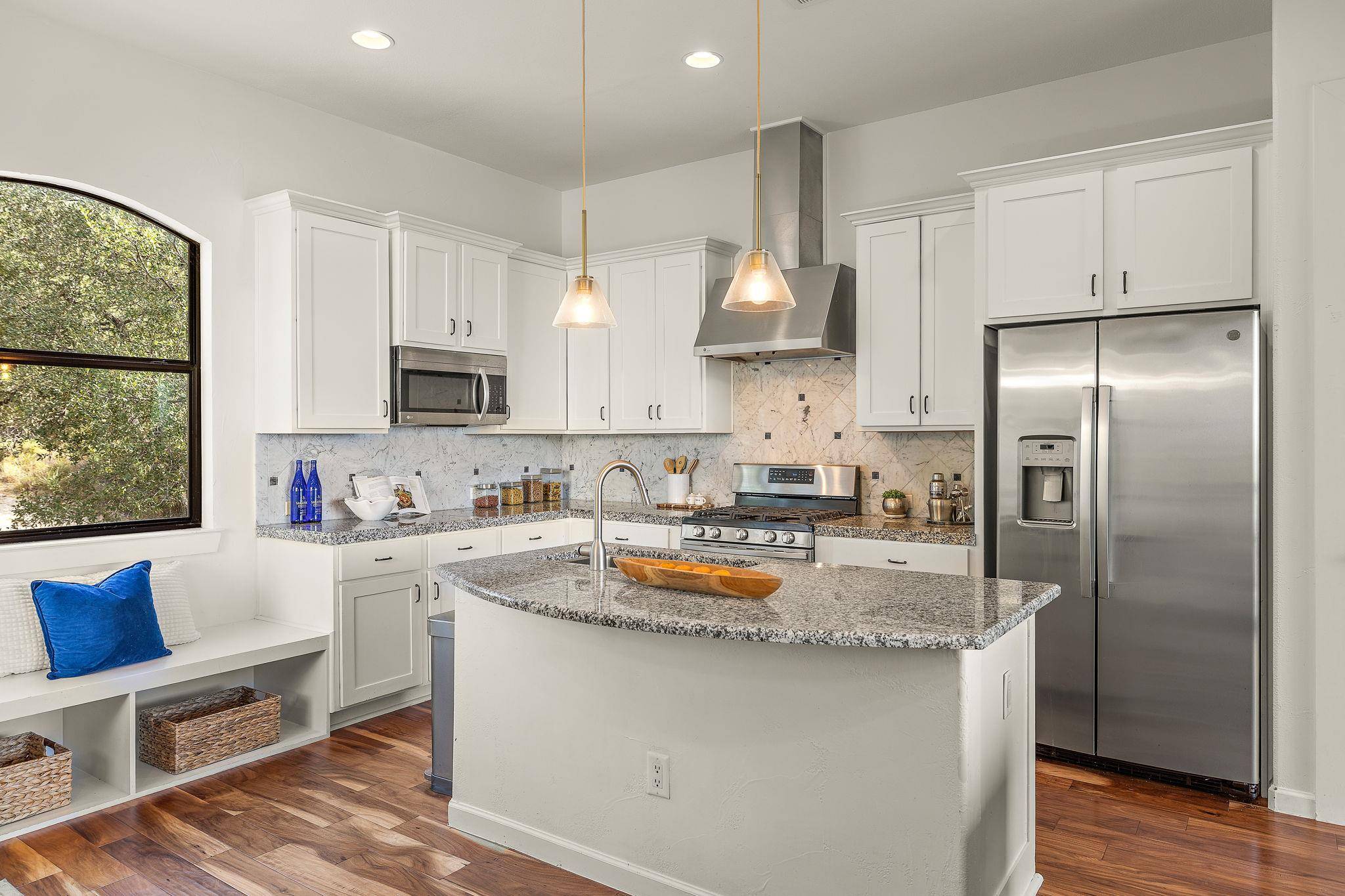 13803 Lakeview DR, Austin, TX 78732