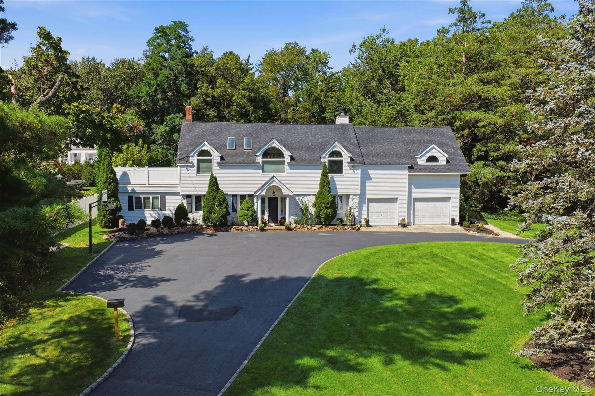 36 Arbutus RD, Greenlawn, NY 11740