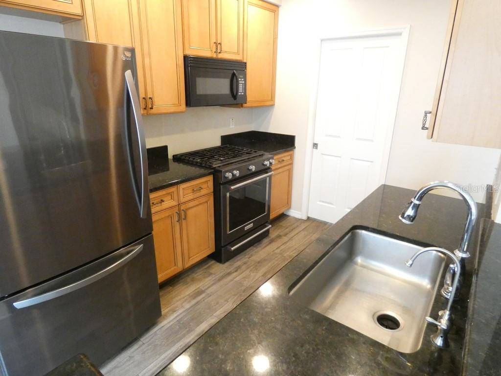 11506 FOUNTAINHEAD DR, Tampa, FL 33626