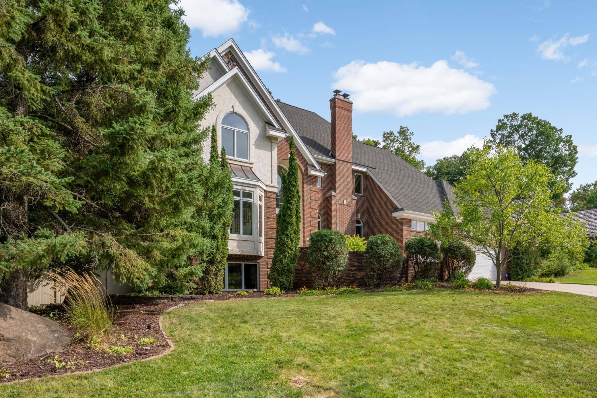 14709 White Oak DR, Burnsville, MN 55337