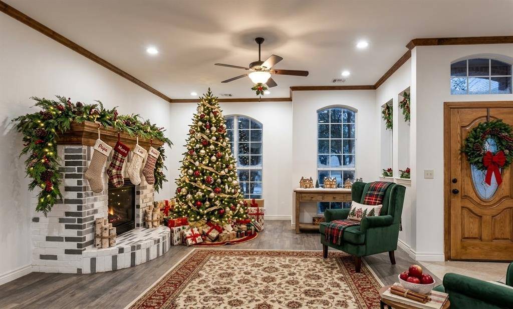 19316 Cade CT, Edmond, OK 73012