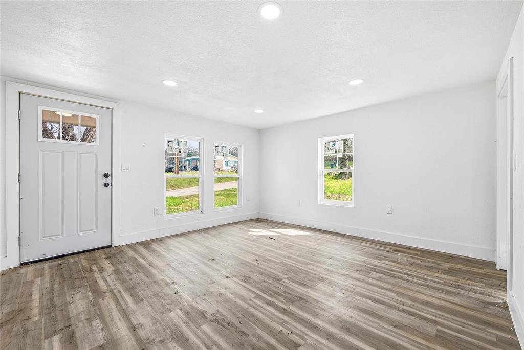 613 Bryan Street, Weatherford, TX 76086