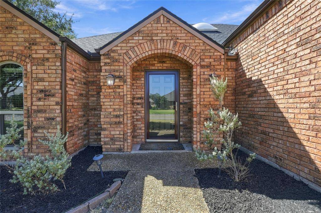 2312 Stone Glen Lane, Carrollton, TX 75007