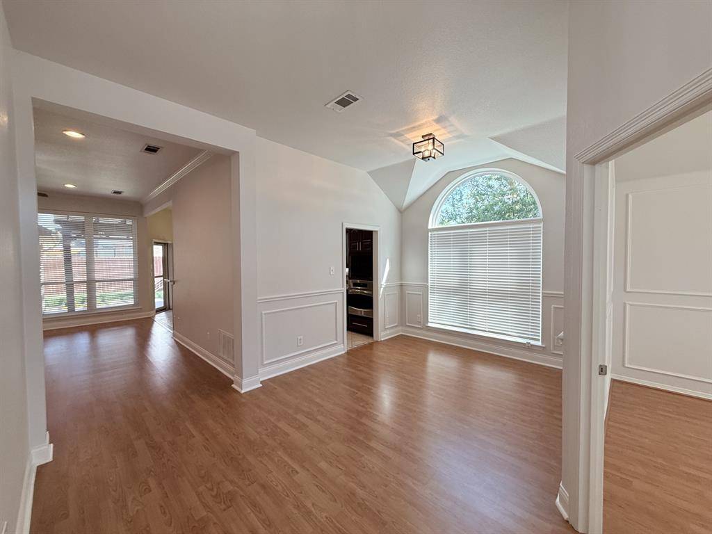 2749 Crystal Glenn Circle, Hurst, TX 76054