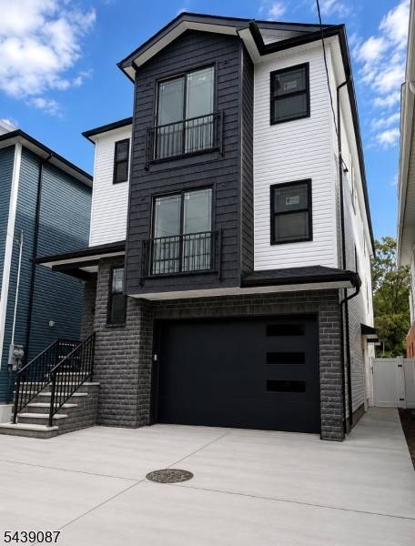 670 Summer St, Elizabeth City, NJ 07202