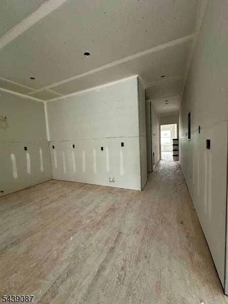 670 Summer St, Elizabeth City, NJ 07202