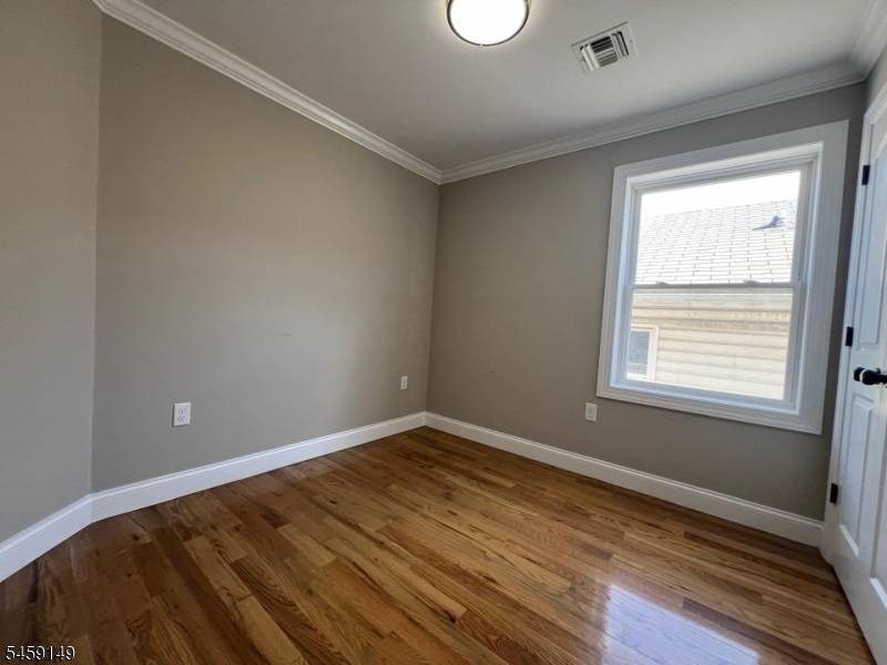 208 Atlantic St, Elizabeth City, NJ 07206