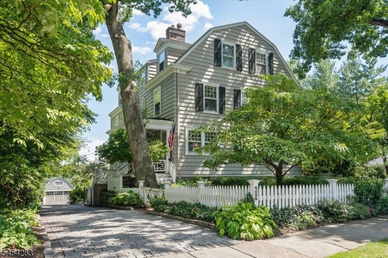 69 Forest Ave, Glen Ridge Boro Twp., NJ 07028