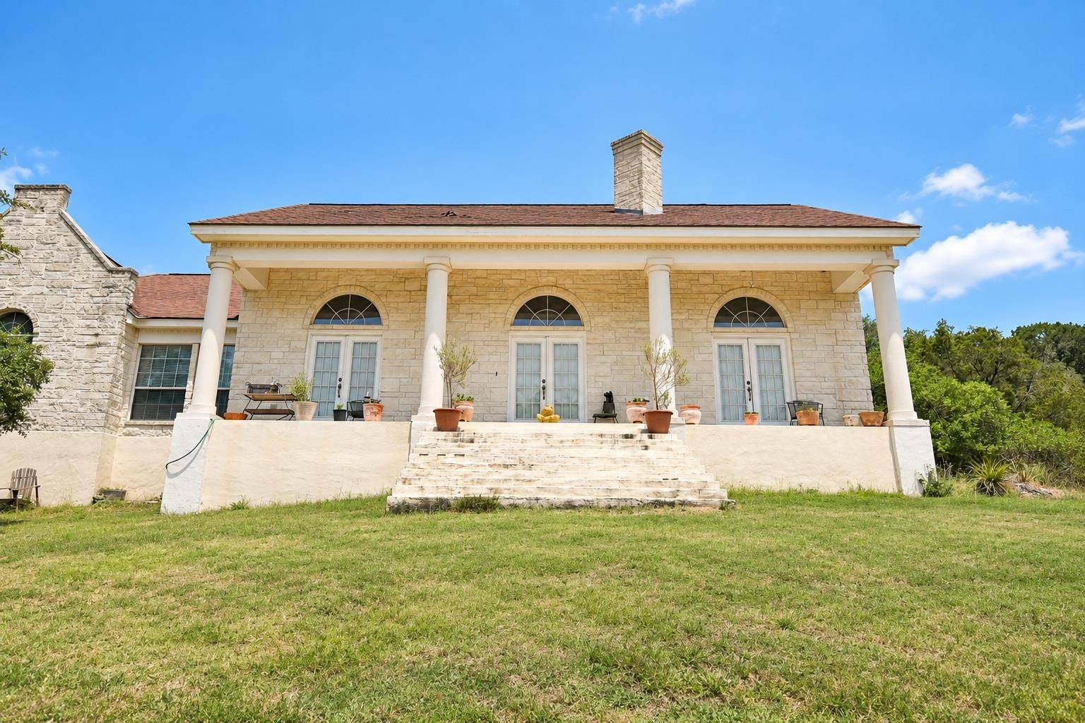 101 Harbour VW, Lakehills, TX 78063
