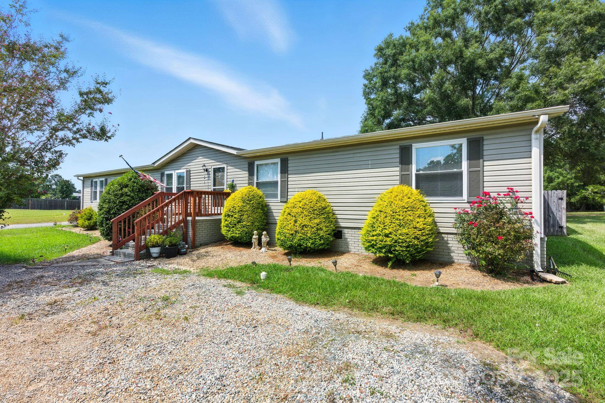 1001 Olde Creek TRL, Concord, NC 28025