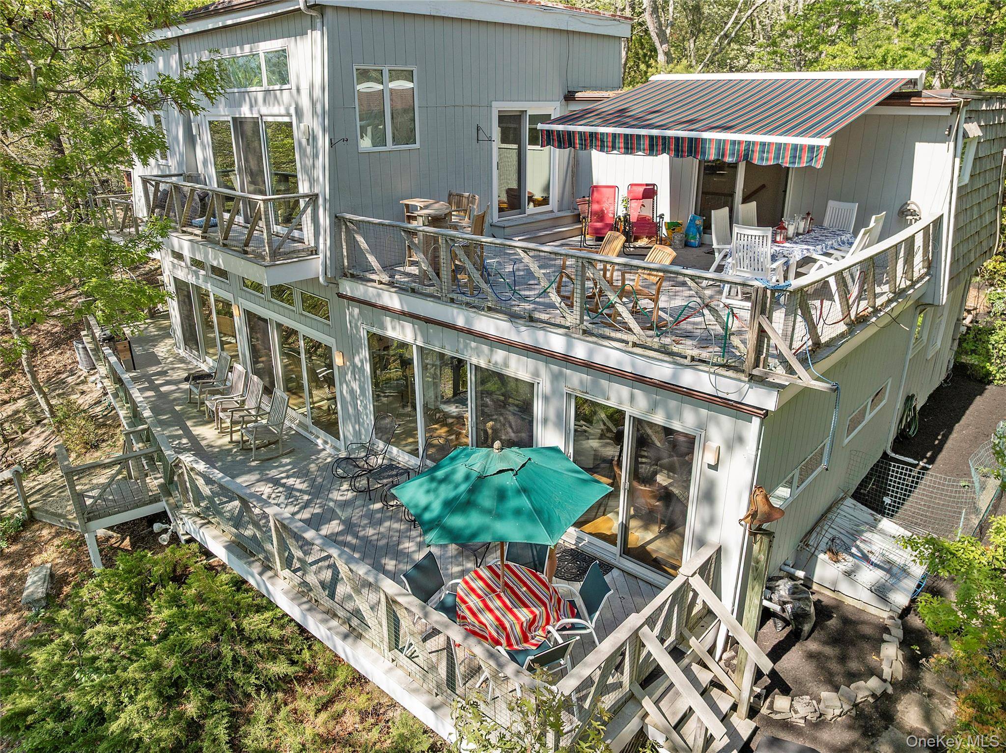 9 Lake View Ct, Southampton, NY 11968