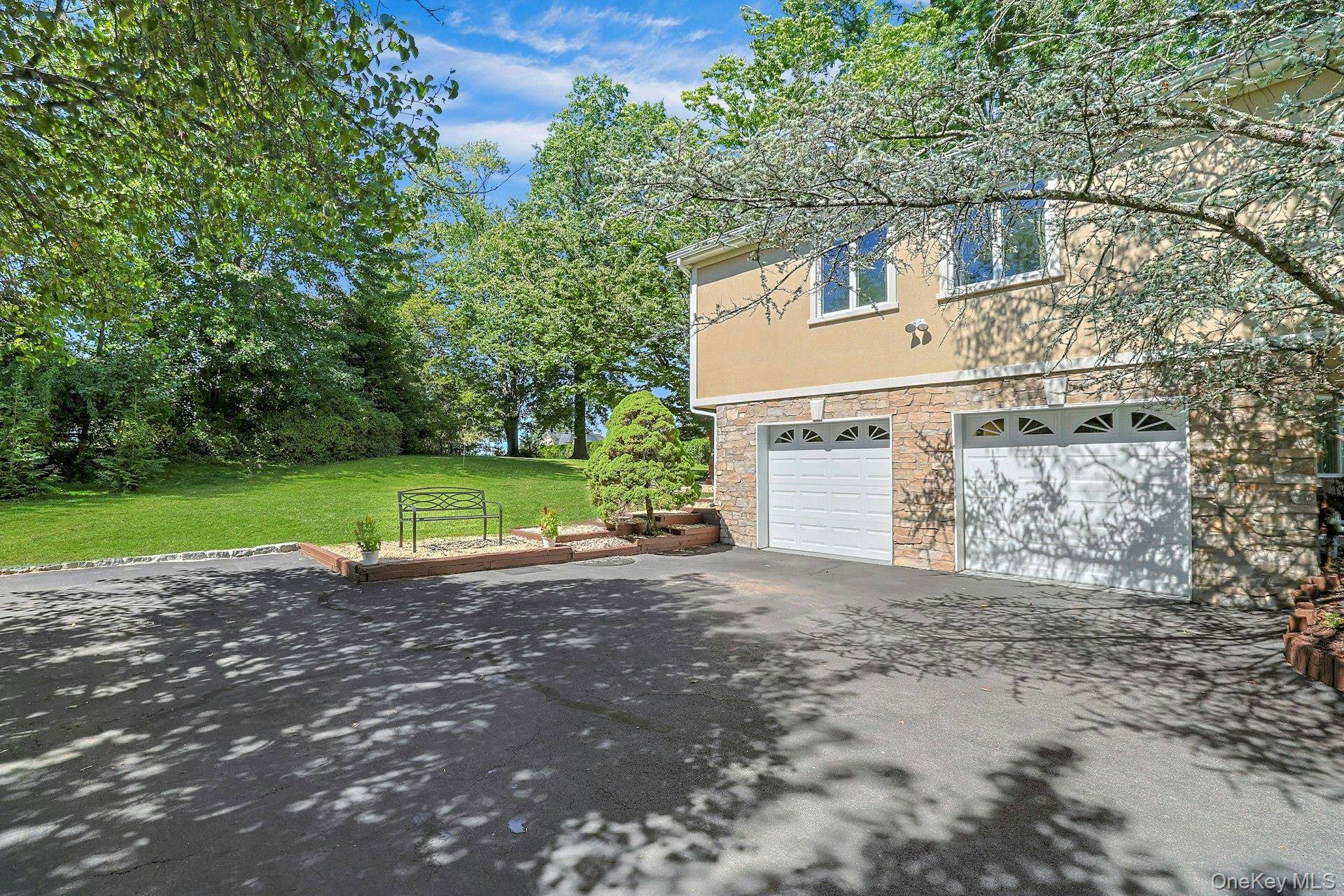 44 Massachusetts AVE, Congers, NY 10920