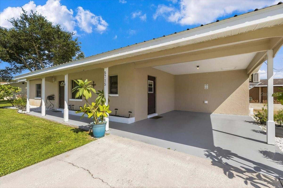 5715 29TH AVENUE DR E, Bradenton, FL 34208