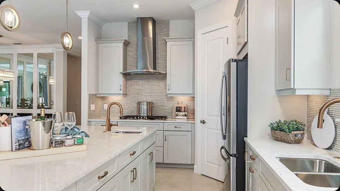 3258 ALBA CIR, Bradenton, FL 34211