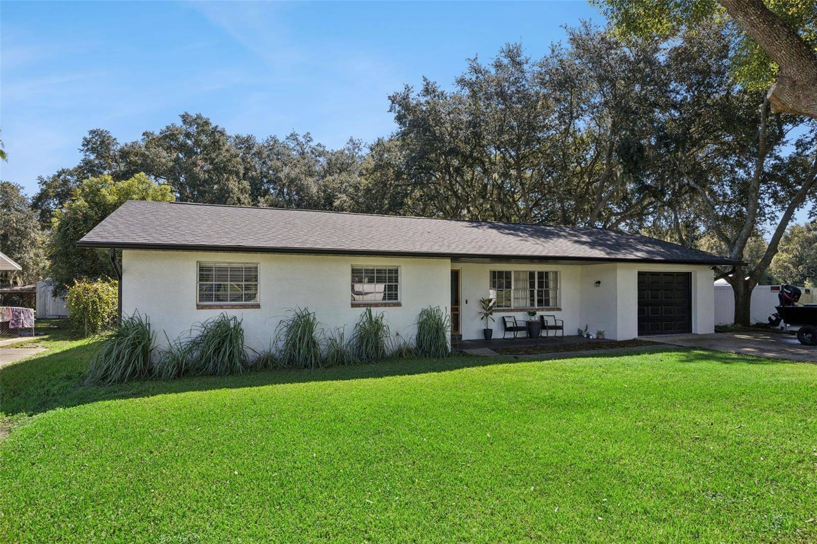 27544 LISA DR, Tavares, FL 32778